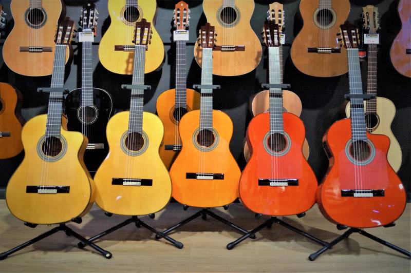 Les guitares flamenca du luthier Antonio Alvarez y Bernal à nouveau en stock à Sud Musique Arles