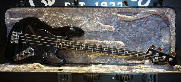 Basse Fender Jazz Bass Limited Edition Player All Black