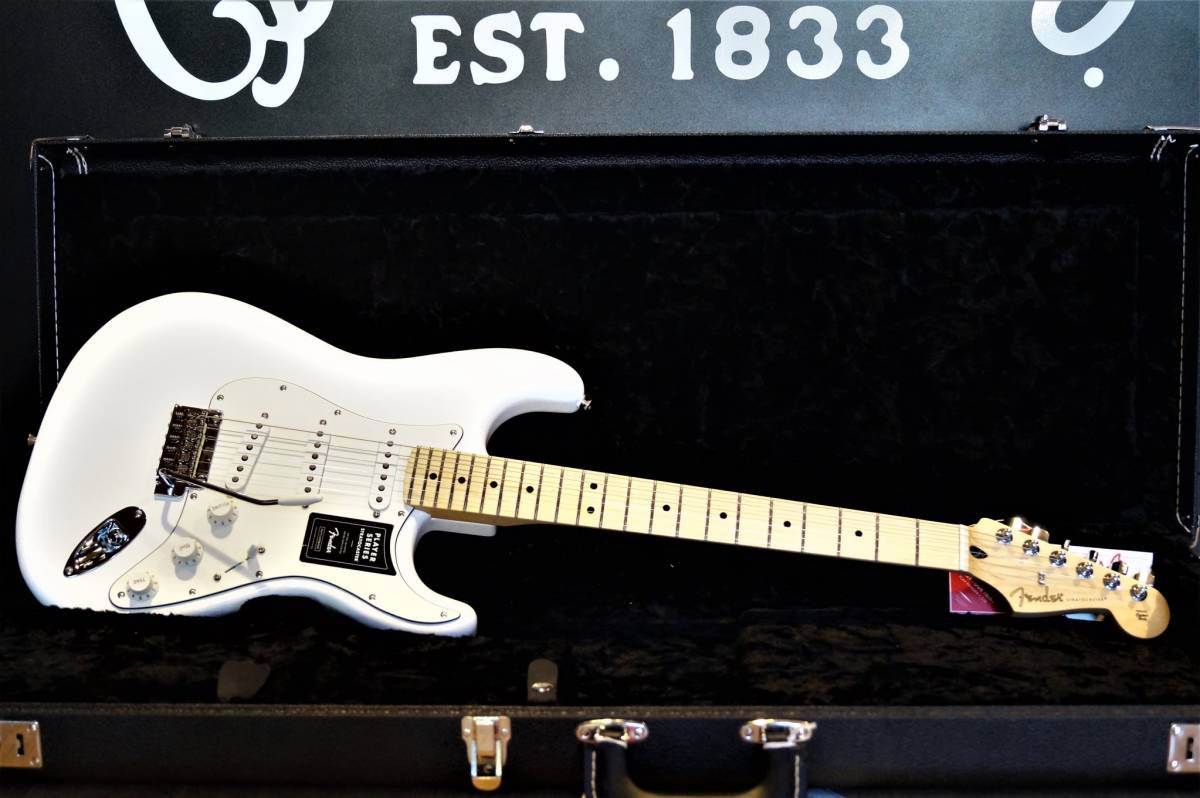 Fender Player Series Stratocaster SSS Maple Neck Polar White Disponible à Arles Chez Sud Musique