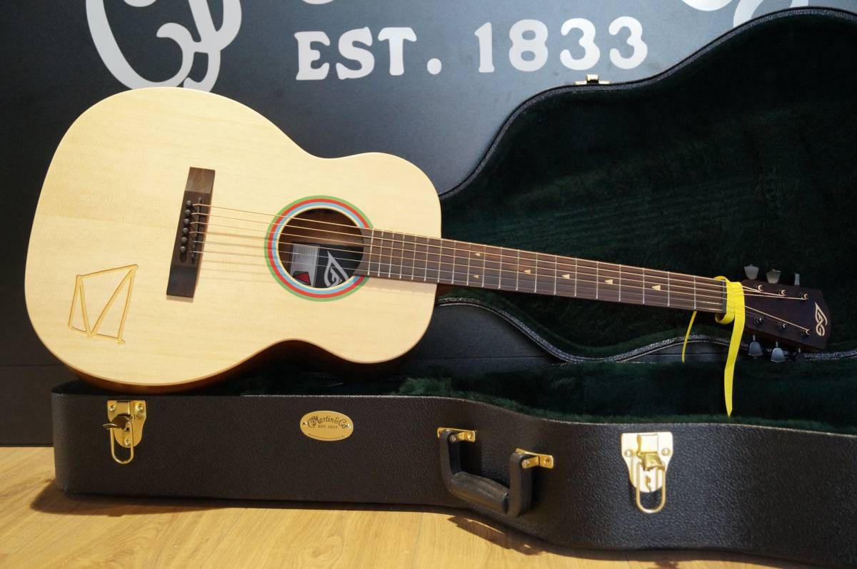 Guitare de voyage Lâg Vianney Signature Vian-001 Disponible à Arles chez Sud Musique